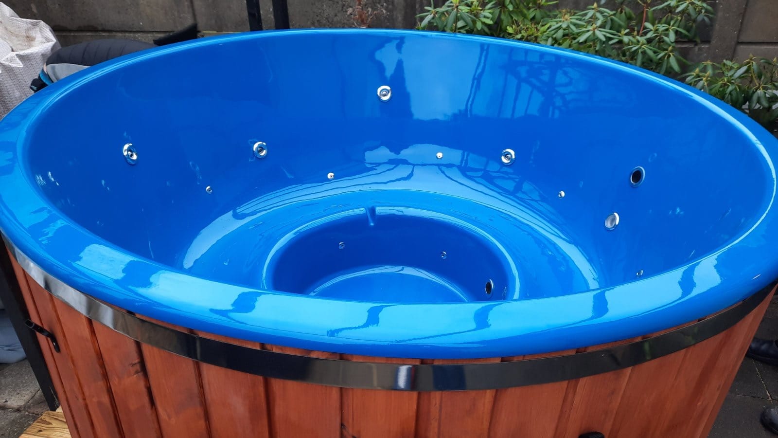 HOT TUB 1.8m (external stove) 7